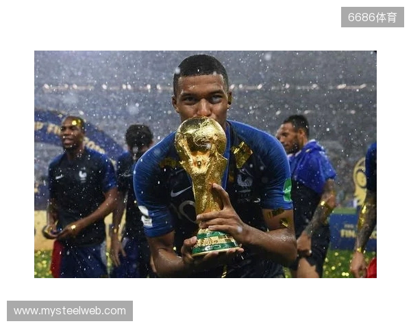 懂球帝2025年10月足坛MVP：姆巴佩蝉联！