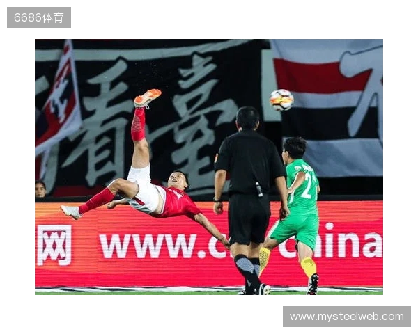 完美融入！廷伯：埃泽上演帽子戏法不是巧合，他很努力性格也很好