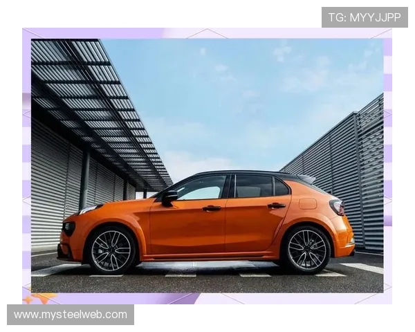 2.0T+四驱+全碳纤维套件，试驾“中国钢炮”领克03+